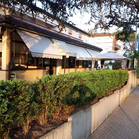 Hotel Ciclamino ริโอโล แตร์เม ภายนอก รูปภาพ