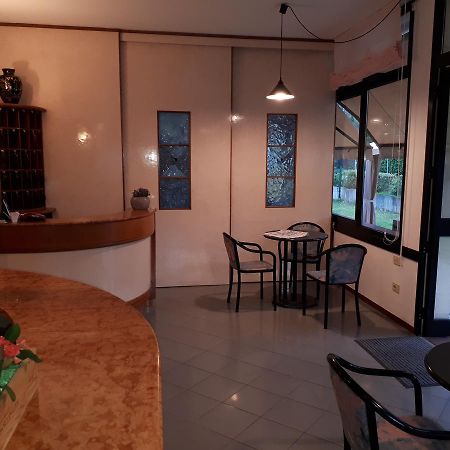 Hotel Ciclamino ริโอโล แตร์เม ภายนอก รูปภาพ