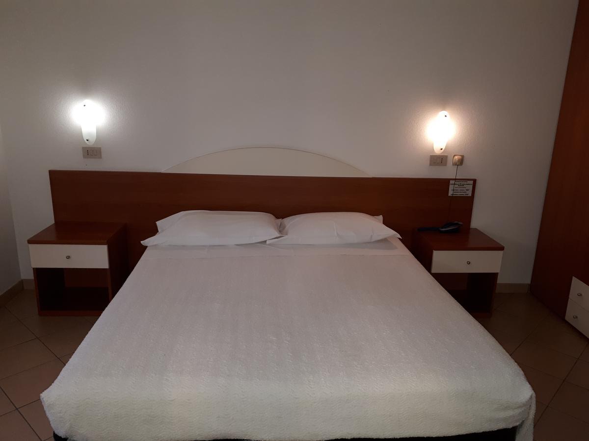 Hotel Ciclamino ริโอโล แตร์เม ภายนอก รูปภาพ