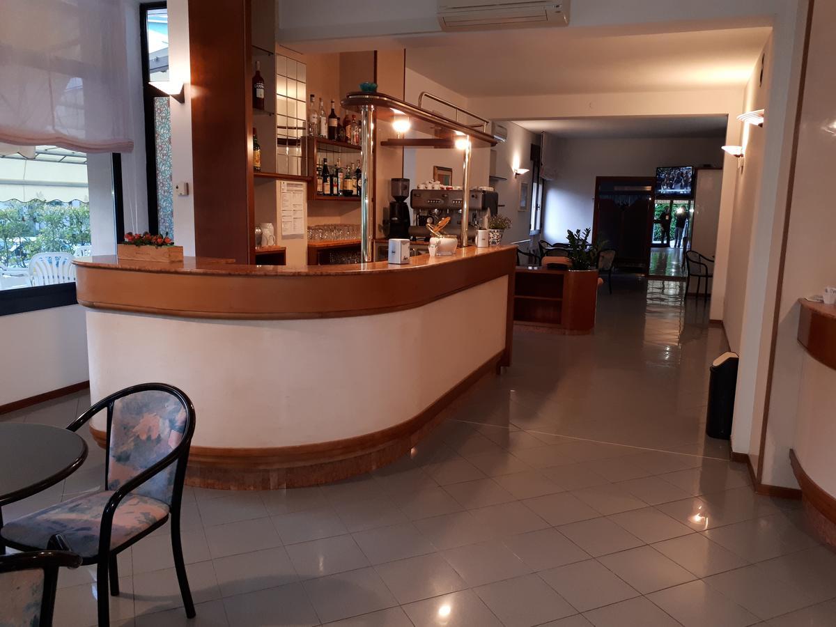 Hotel Ciclamino ริโอโล แตร์เม ภายนอก รูปภาพ
